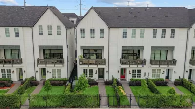 3BR Townhouse for Sale in Houston, TX