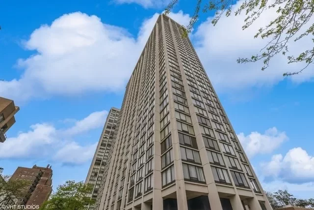 Condo for Rent in Chicago, IL