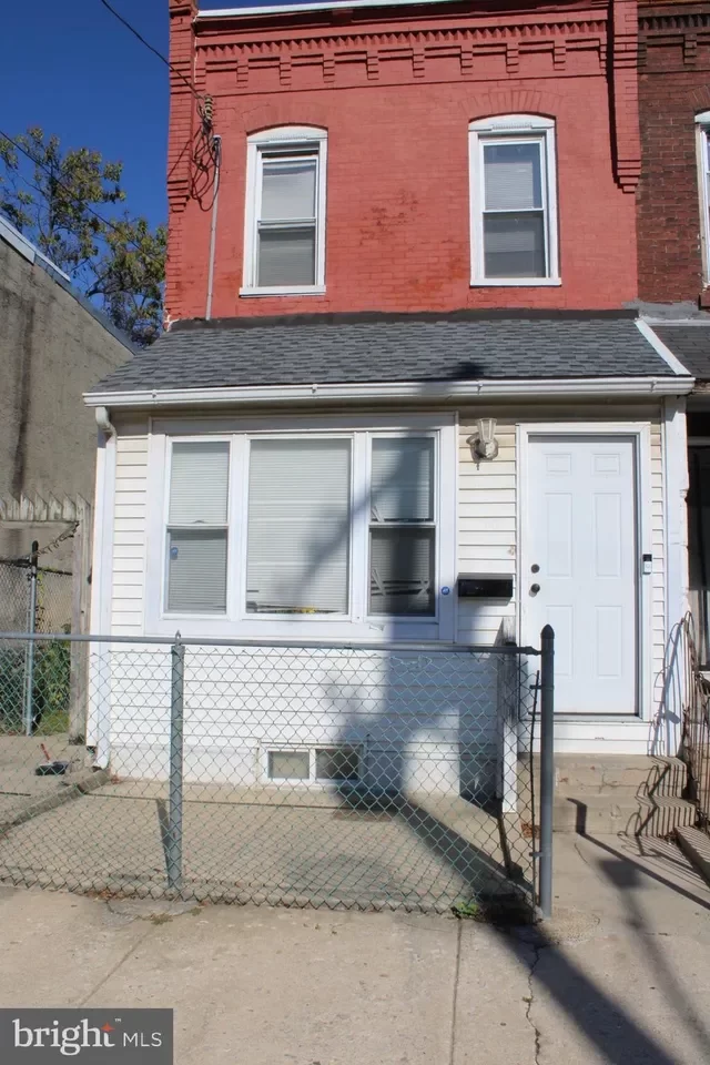 4BR Townhouse for Sale in Philadelphia, PA
