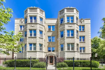 2BR Condo for Sale in Chicago, IL