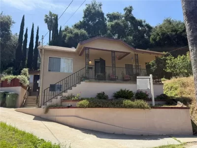 2BR House for Sale in Los Angeles, CA