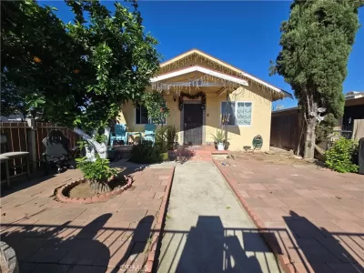 4BR Multi-Family for Sale in Los Angeles, CA