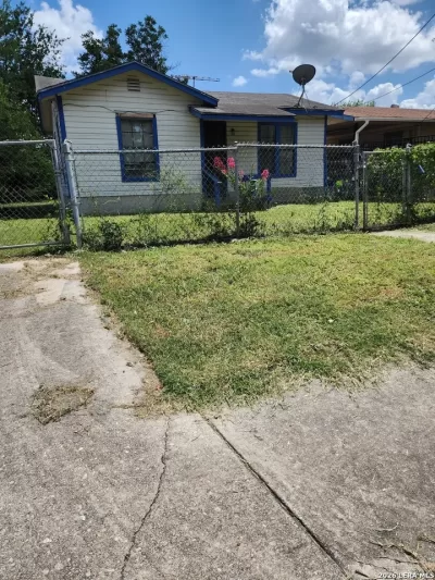 2BR House for Sale in San Antonio, TX