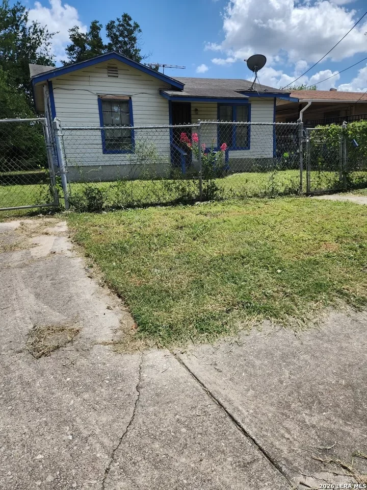 2BR House for Sale in San Antonio, TX