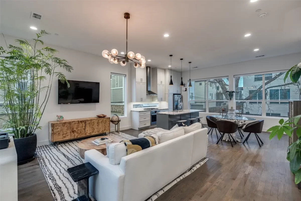 2BR Townhouse for Sale in Dallas, TX