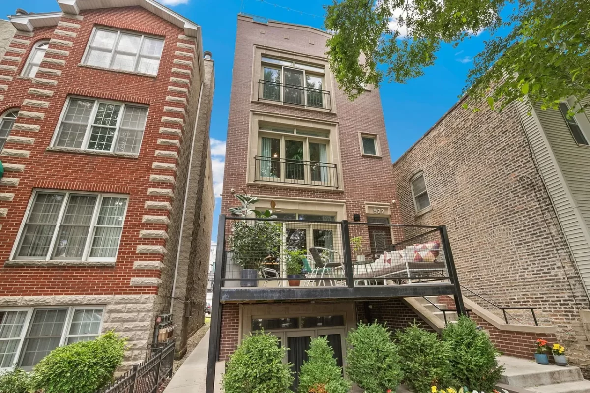 3BR Condo for Sale in Chicago, IL