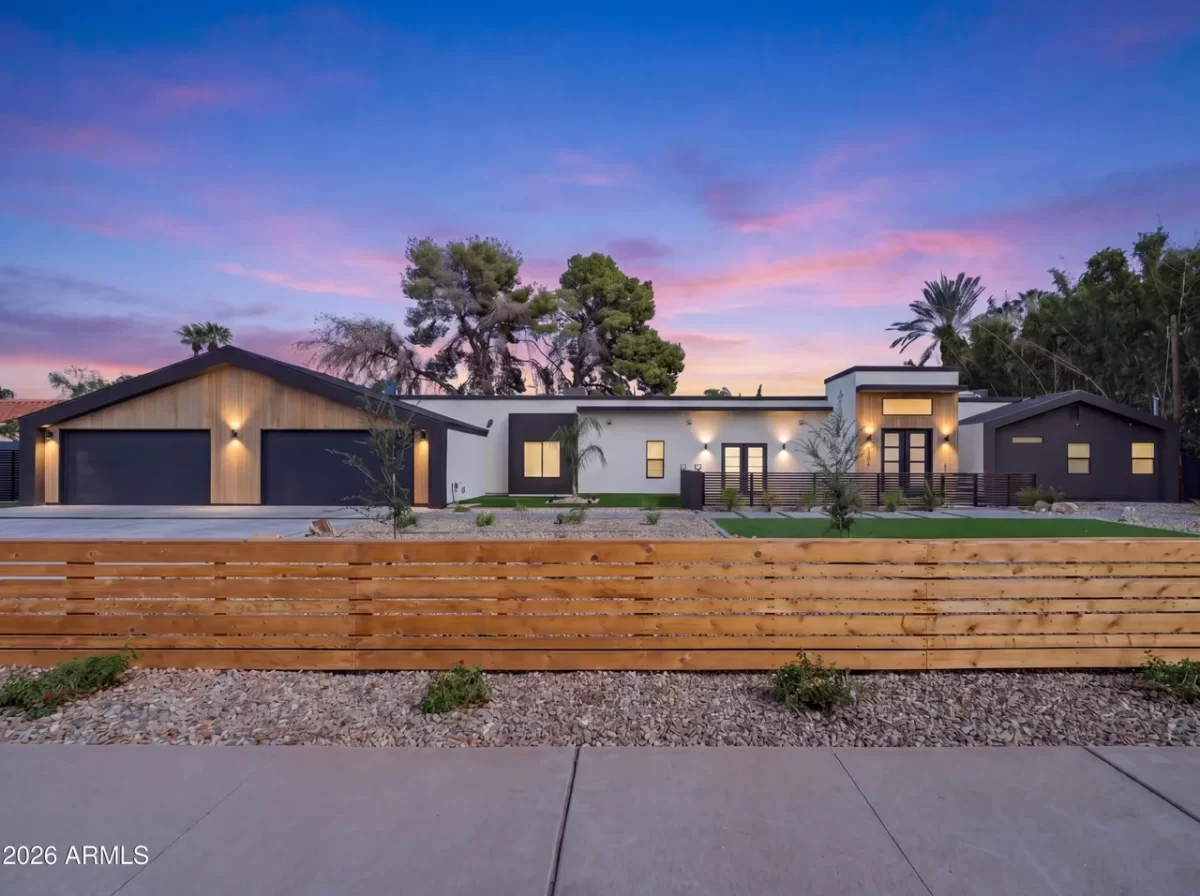4BR House for Sale in Phoenix, AZ