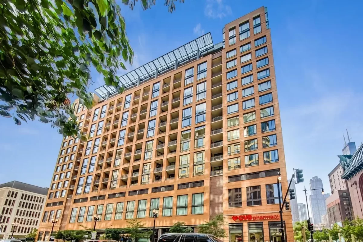 2BR Condo for Sale in Chicago, IL