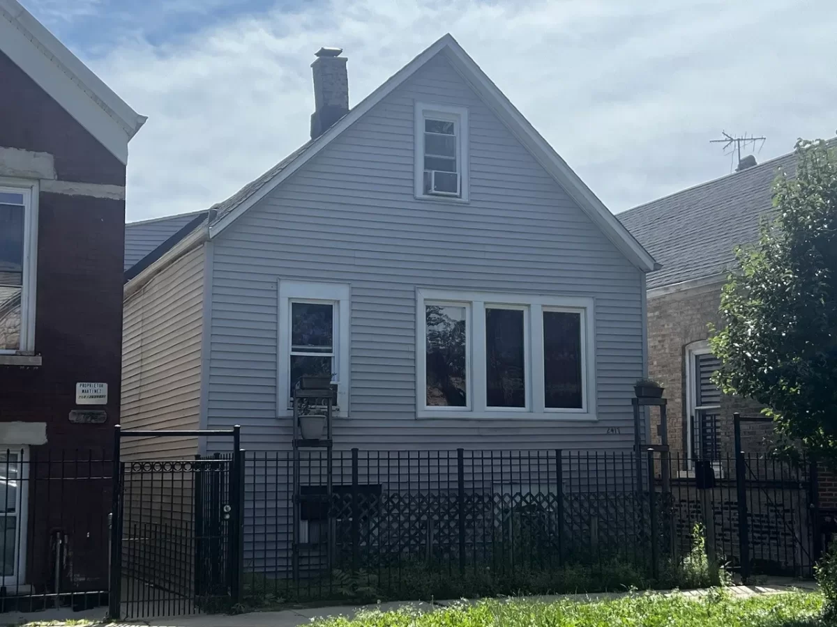 2BR House for Sale in Chicago, IL