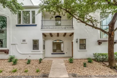 3BR Townhouse for Rent in Dallas, TX
