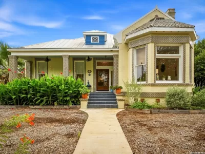 2BR House for Sale in San Antonio, TX