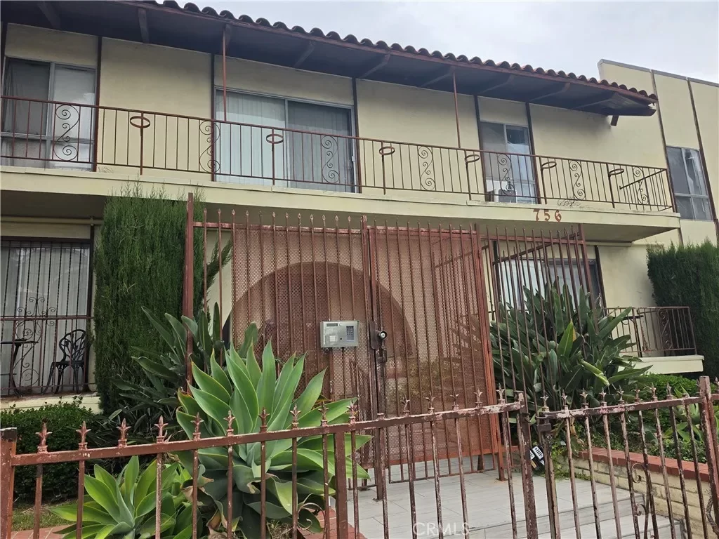 2BR Condo for Sale in Inglewood, CA