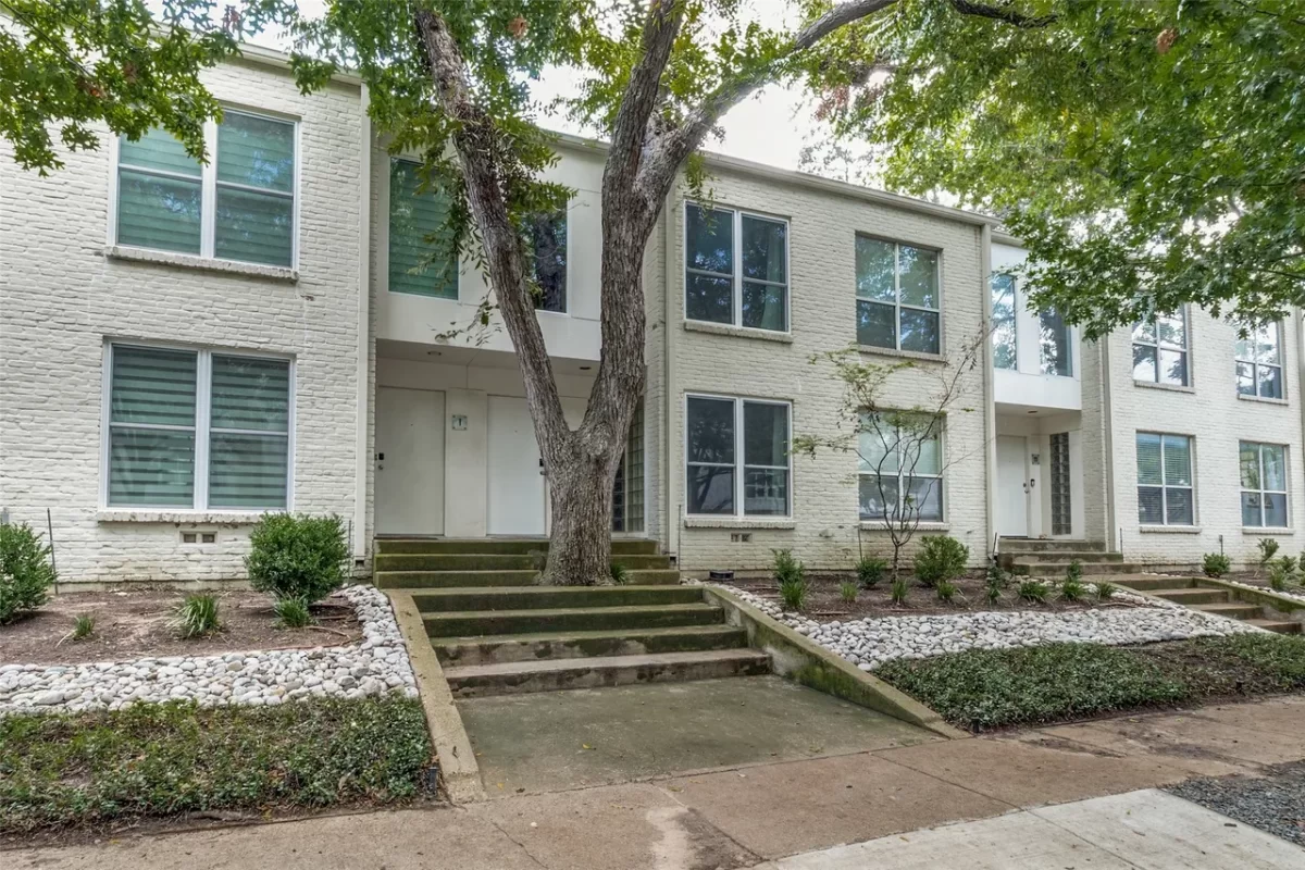 2BR Condo for Sale in Dallas, TX