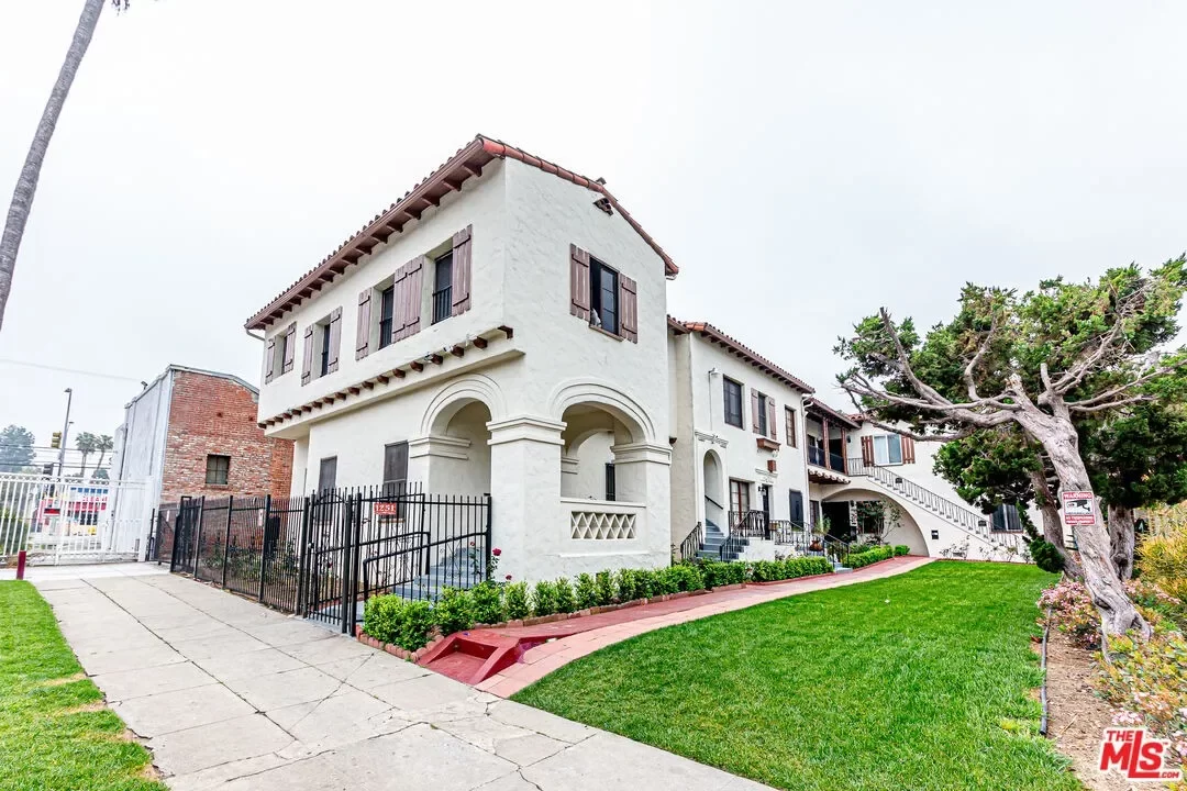 9BR Multi-Family for Sale in Los Angeles, CA