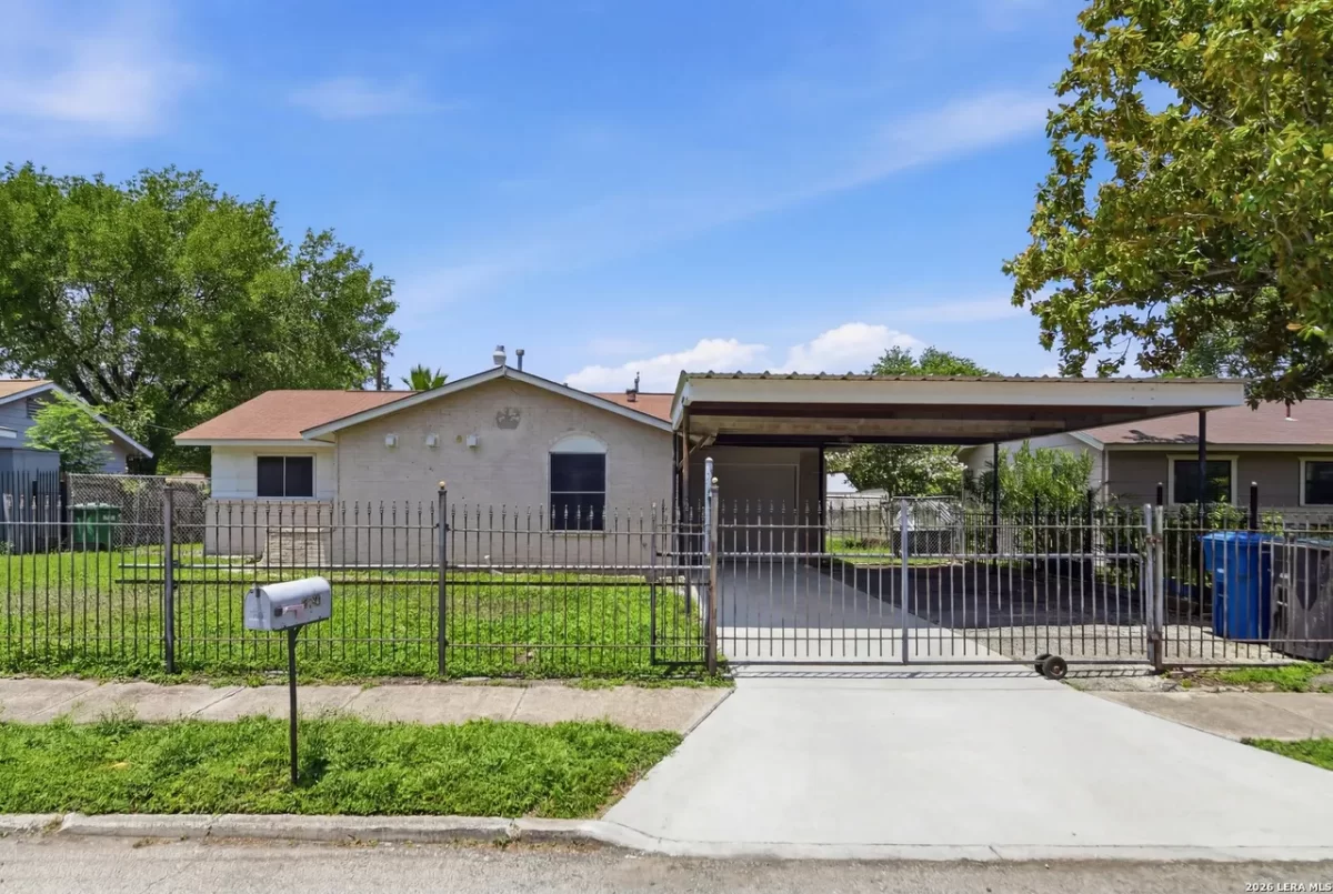 4BR House for Sale in San Antonio, TX