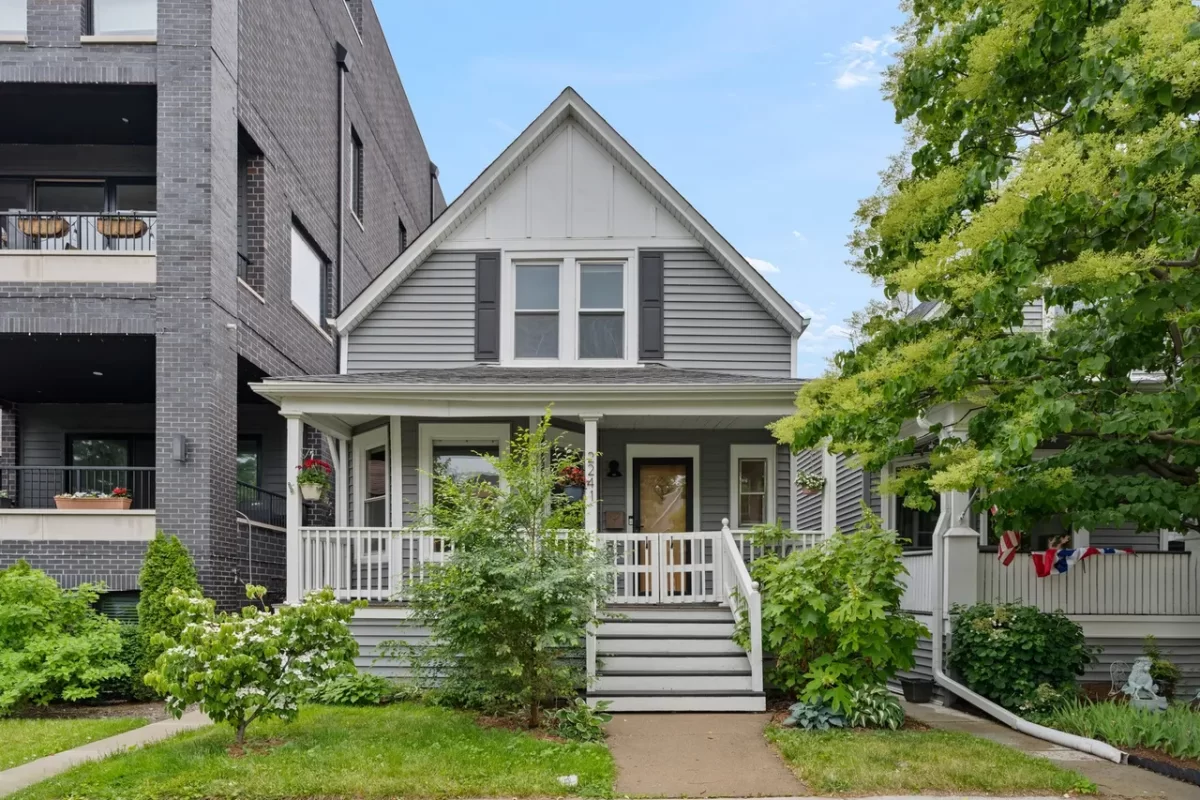 3BR House for Sale in Chicago, IL