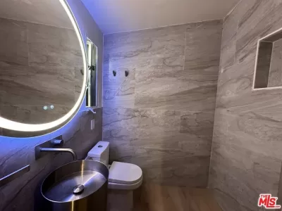 2BR Townhouse for Rent in Los Angeles, CA