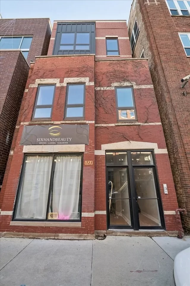 2BR Condo for Sale in Chicago, IL