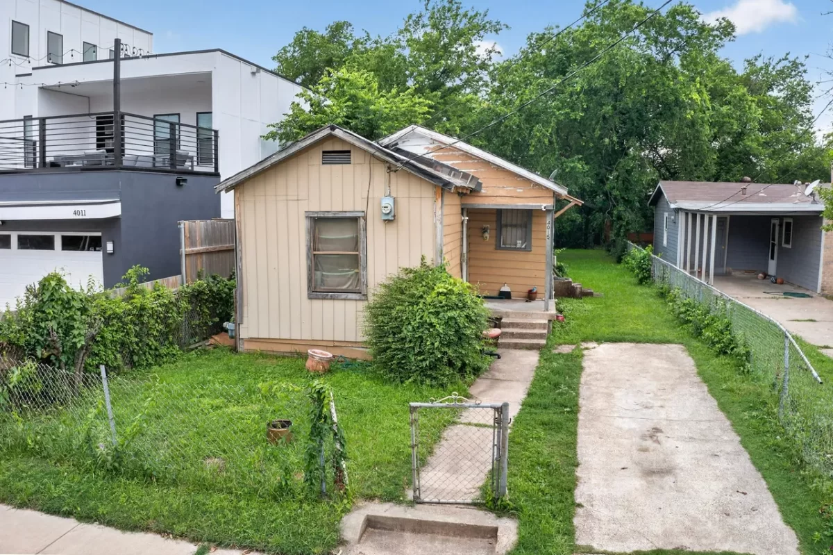2BR House for Sale in Dallas, TX