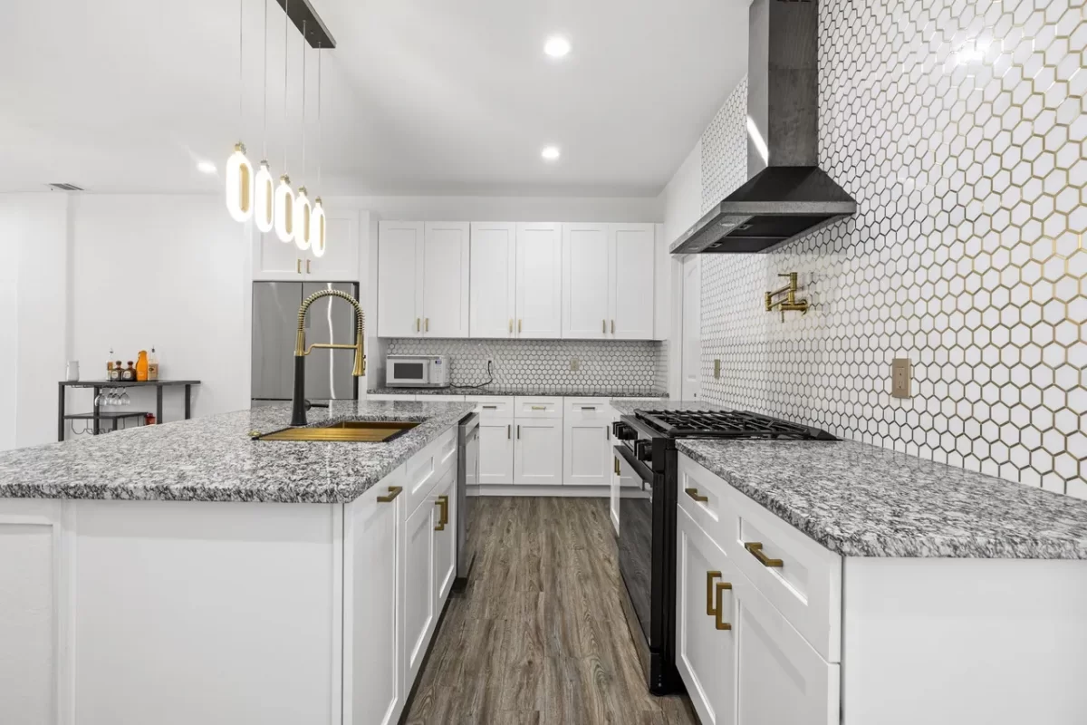 6BR Multi-Family for Sale in Houston, TX