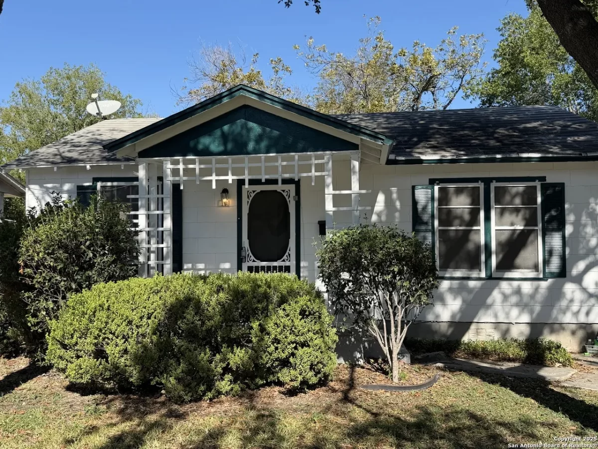 2BR House for Sale in San Antonio, TX