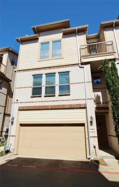 3BR Townhouse for Rent in Dallas, TX