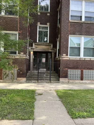 2BR House for Rent in Chicago, IL
