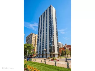 2BR Condo for Sale in Chicago, IL
