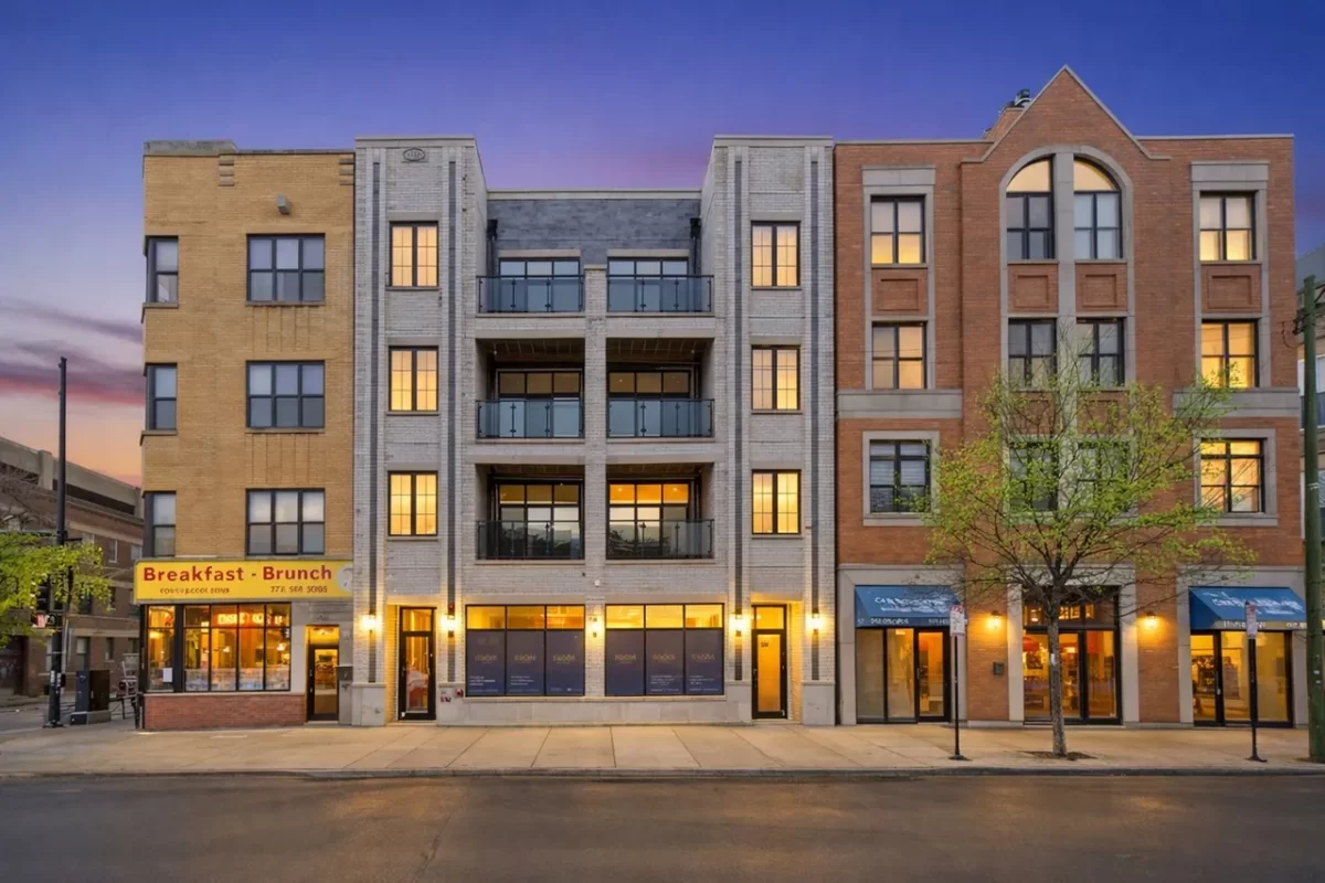 2BR Condo for Sale in Chicago, IL