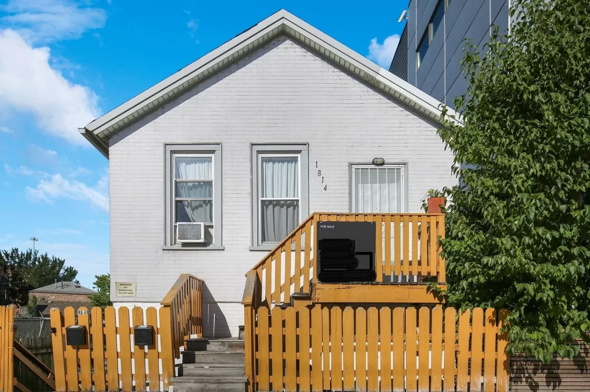 2BR House for Sale in Chicago, IL
