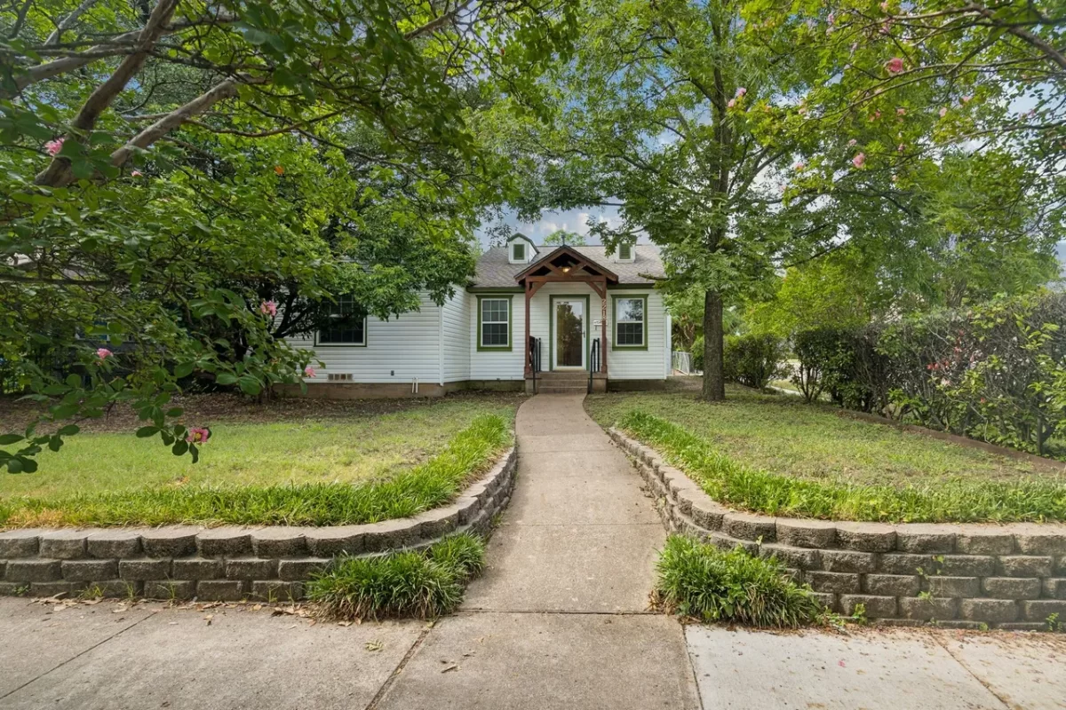 2BR House for Sale in Dallas, TX