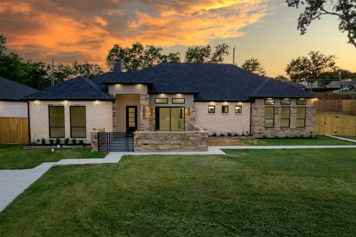 4BR House for Sale in Dallas, TX