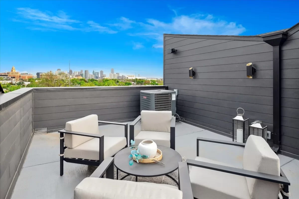 3BR Townhouse for Sale in Dallas, TX