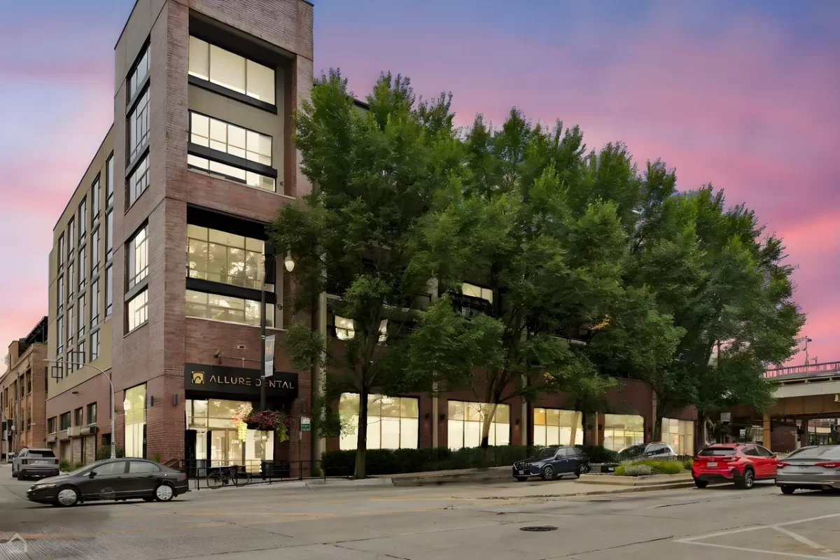 2BR Condo for Sale in Chicago, IL