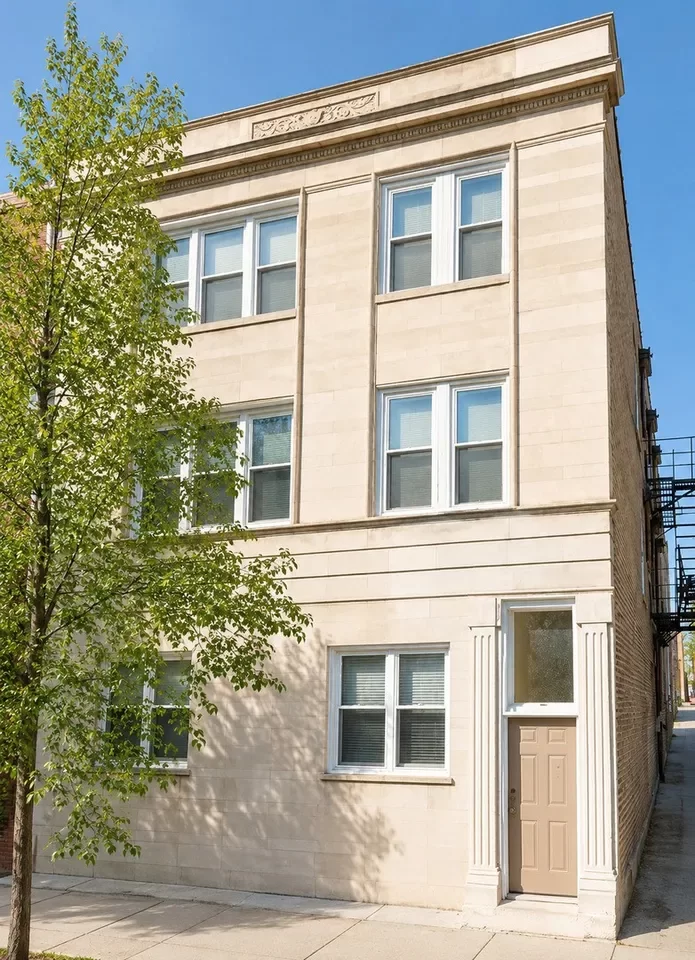 2BR House for Rent in Chicago, IL
