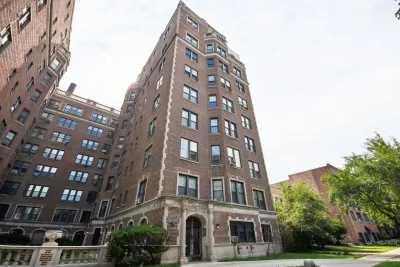 2BR Condo for Sale in Chicago, IL