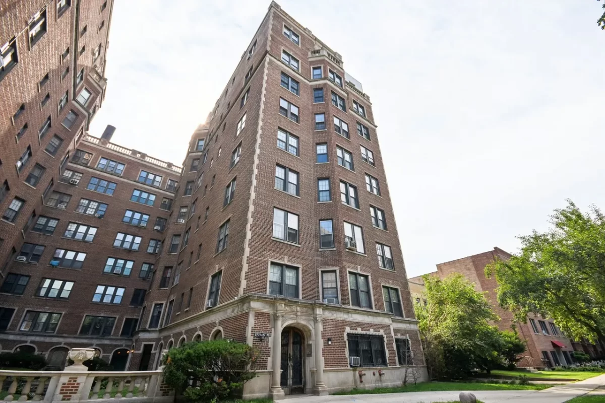 2BR Condo for Sale in Chicago, IL