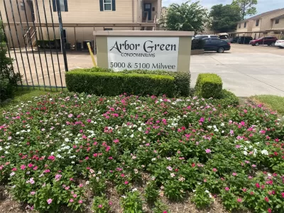 2BR Townhouse for Sale in Houston, TX