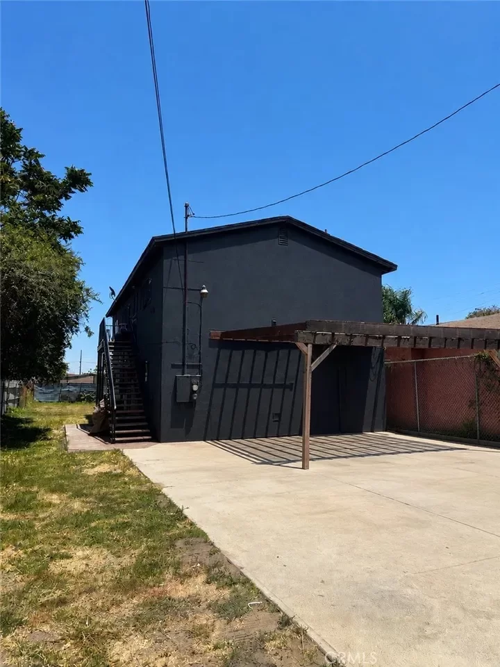 8BR Multi-Family for Sale in Los Angeles, CA