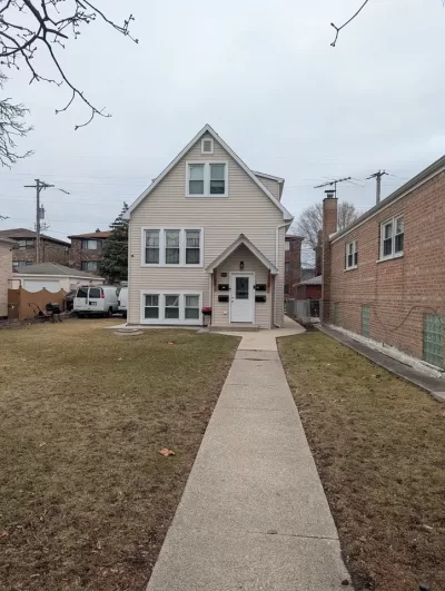 2BR House for Rent in Chicago, IL