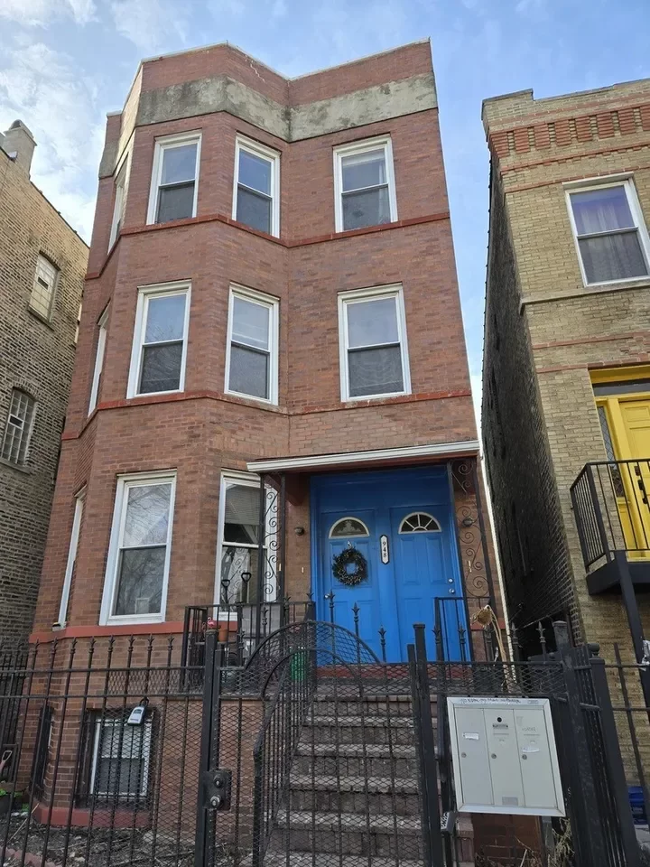 6BR Multi-Family for Sale in Chicago, IL