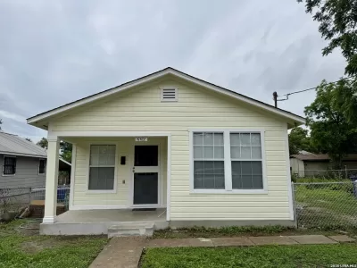 2BR House for Rent in San Antonio, TX