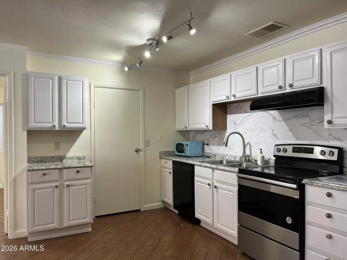 2BR Townhouse for Sale in Phoenix, AZ