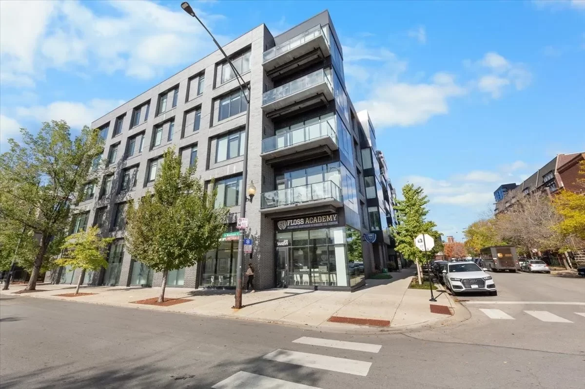 3BR Condo for Sale in Chicago, IL