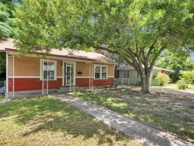 2BR House for Rent in San Antonio, TX