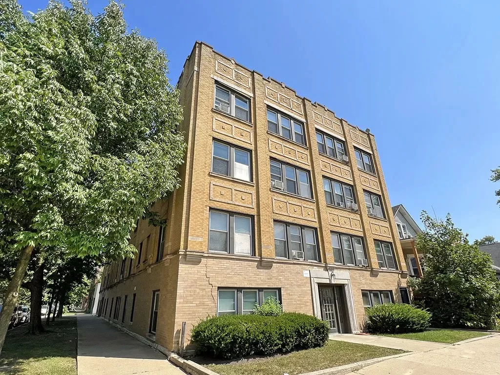 2BR House for Rent in Chicago, IL