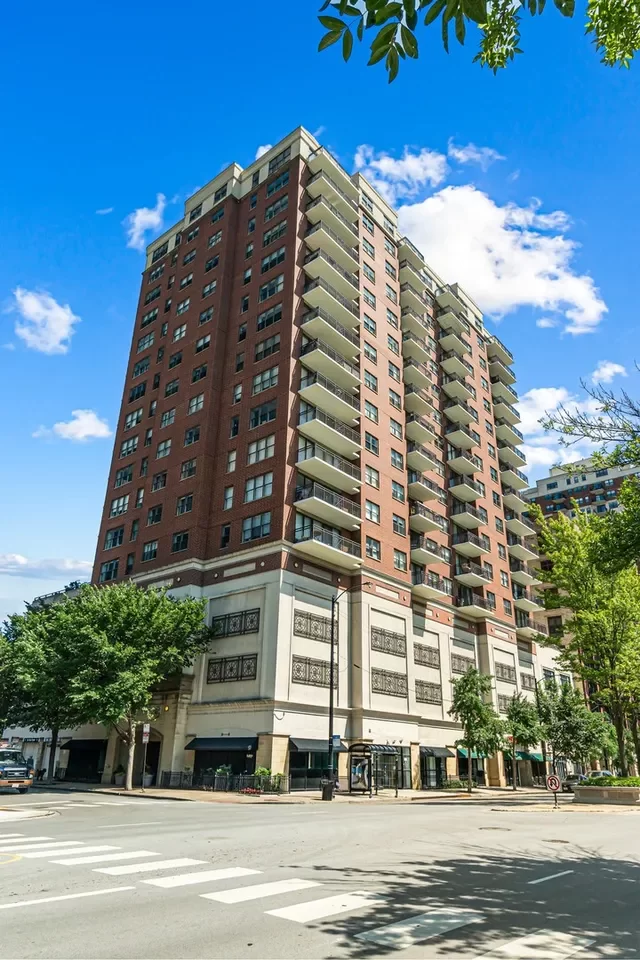 3BR Condo for Sale in Chicago, IL