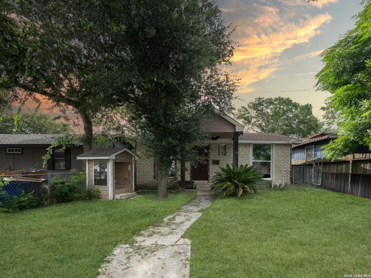 2BR House for Sale in San Antonio, TX