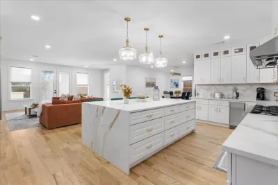 5BR House for Sale in Dallas, TX