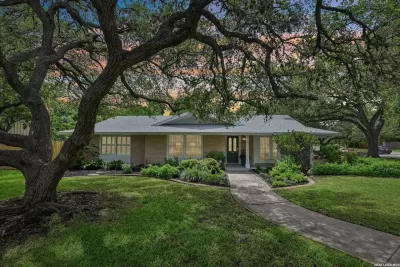 4BR House for Sale in Castle Hills, TX